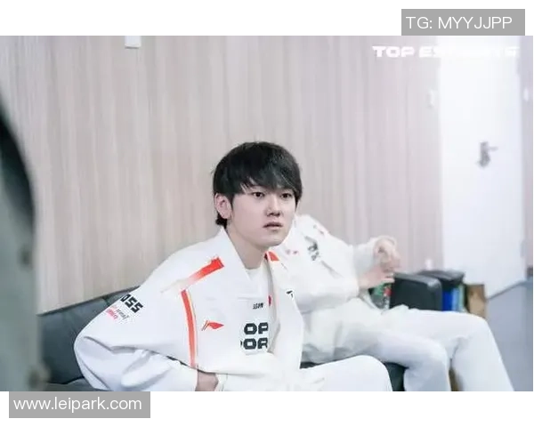 TES以58分领跑全球总决赛积分榜展现强劲实力与团队默契 TES以58分领跑全球总决赛积分榜展现强劲实力与团队默契